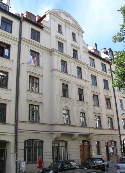 Hans-Sachs-Straße 16, Munich — apartment building by Johann Schmalschläger, 1898–1899